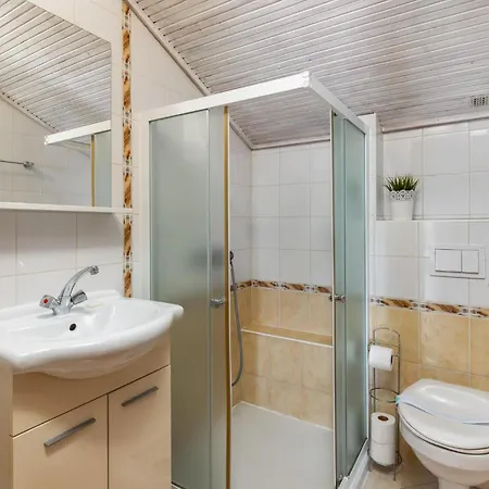 2 Bedroom Cozy In