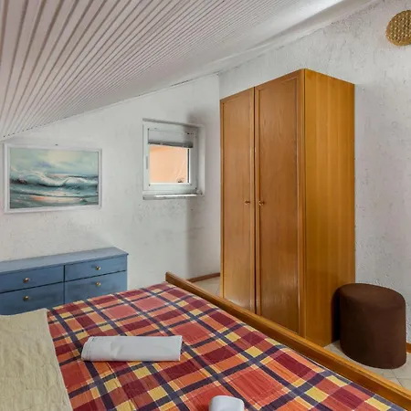 Amazing In Διαμέρισμα Barbat na Rabu