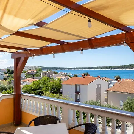 2 Bedroom Lovely In